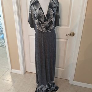 NWT Gilli Maxi Dress